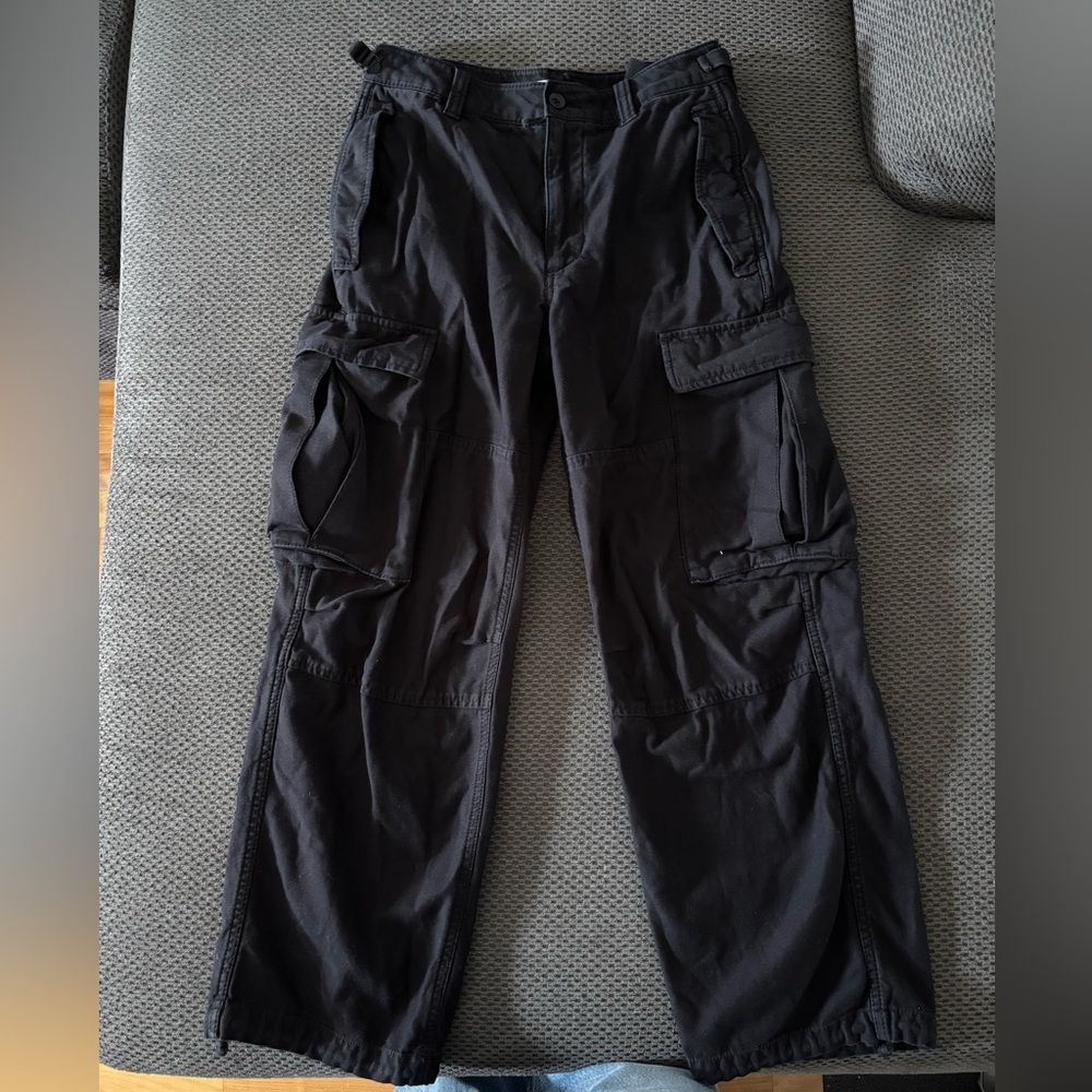 TNA by Aritzia Black Cargo Pants - Picture 2 of 2